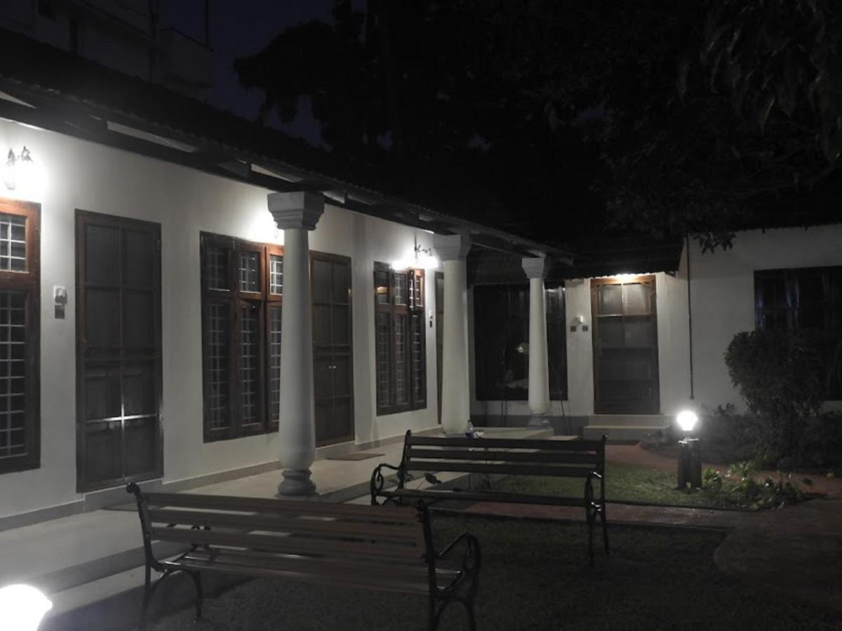 Alfred Place Kochi Extérieur photo