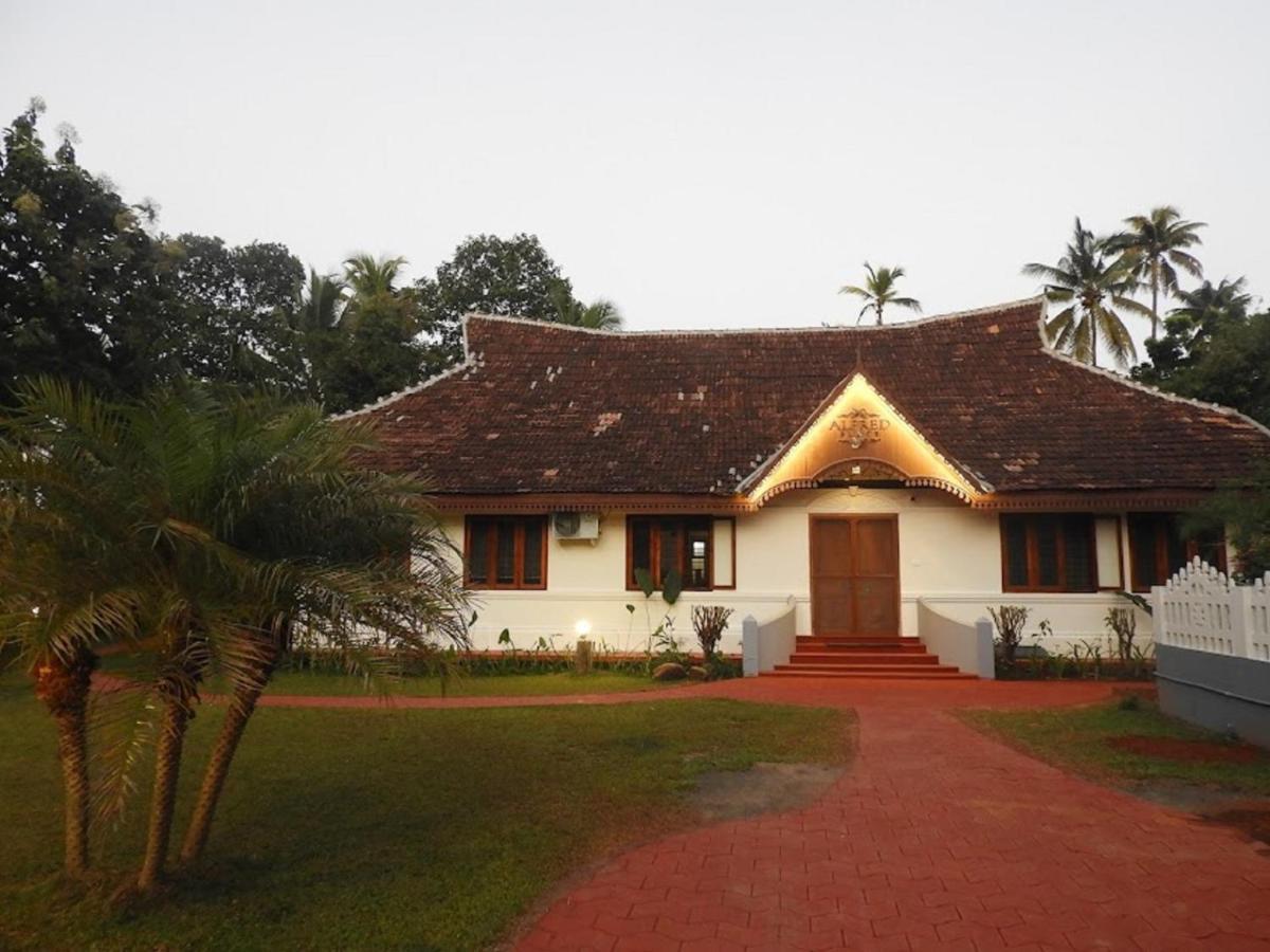 Alfred Place Kochi Extérieur photo